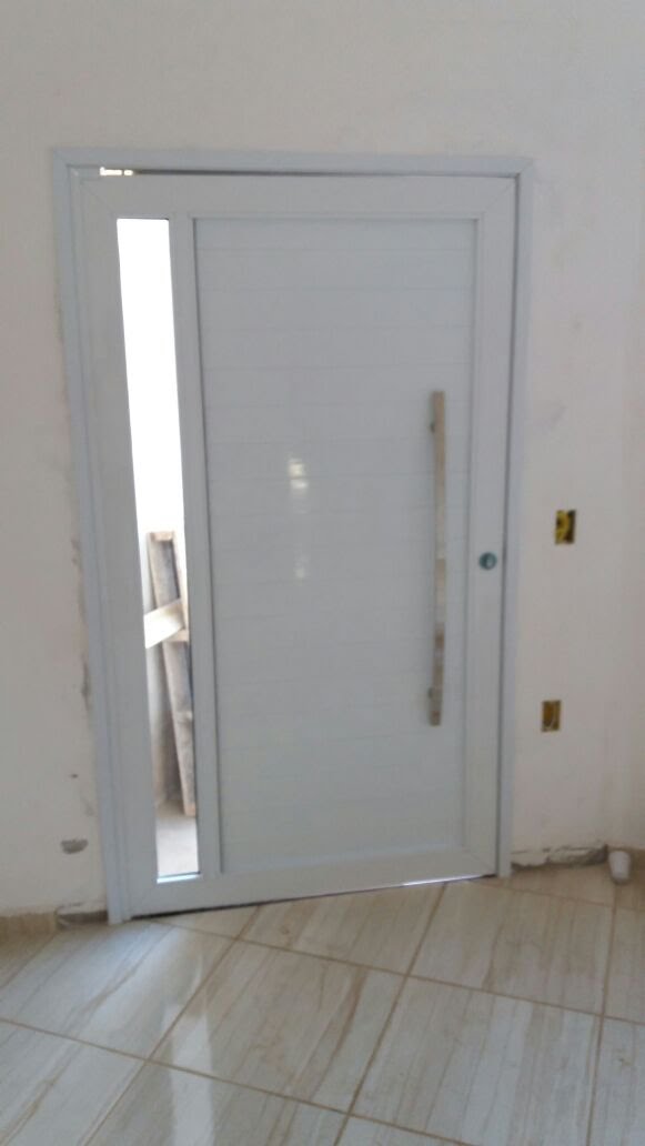 Porta pivotante branca