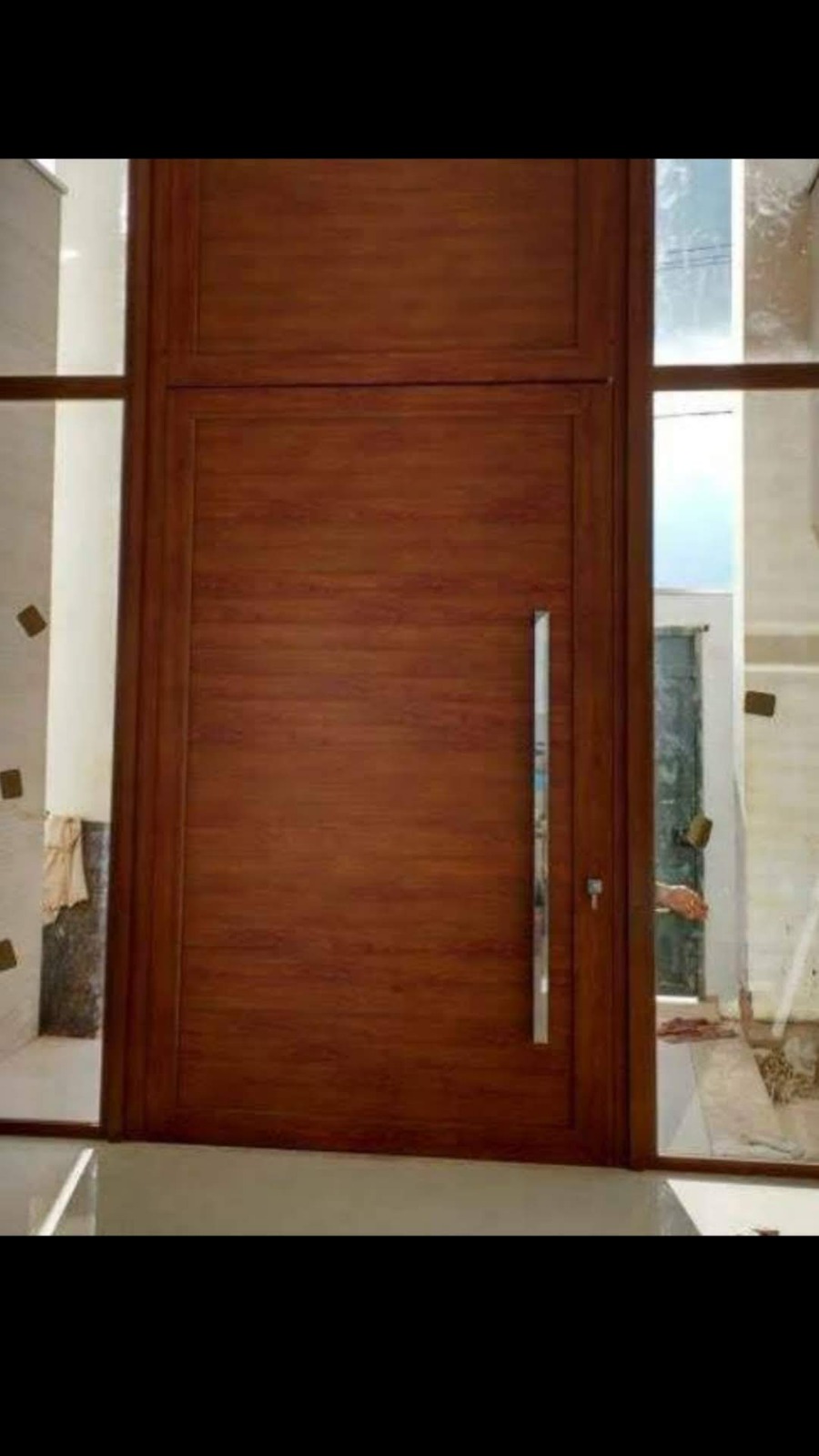 Porta pivotante amadeirada